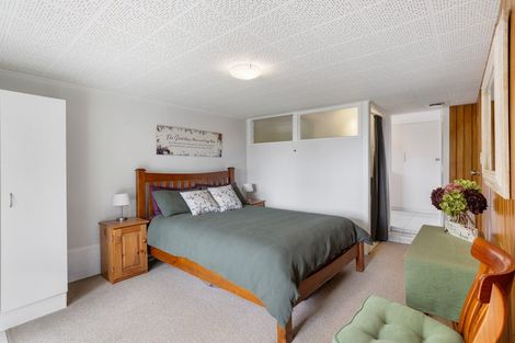 Photo of property in 199 Waimumu Road, Massey, Auckland, 0614