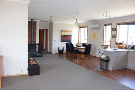 Photo of property in 18 Johnson Street, Milton, 9220