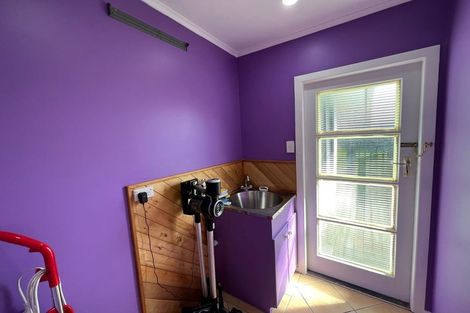 Photo of property in 94 Triangle Road, Massey, Auckland, 0614