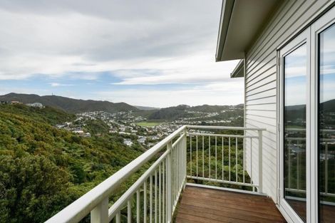 Photo of property in 8 Mewburn Rise, Karori, Wellington, 6012