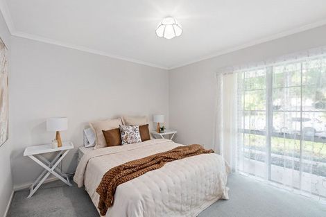 Photo of property in 16 Vanderbilt Parade, Albany, Auckland, 0632