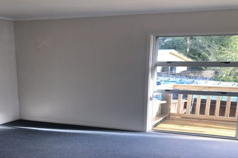 Photo of property in 2/25 Edgware Road, West Harbour, Auckland, 0618