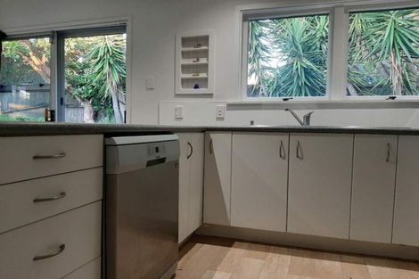 Photo of property in 1/546 Glenfield Road, Glenfield, Auckland, 0629