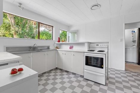 Photo of property in 2 Rokewa Way, Paparangi, Wellington, 6037