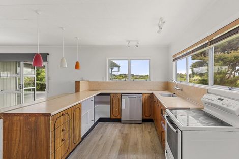 Photo of property in 3 Lorenzen Bay Road, Raglan, 3225