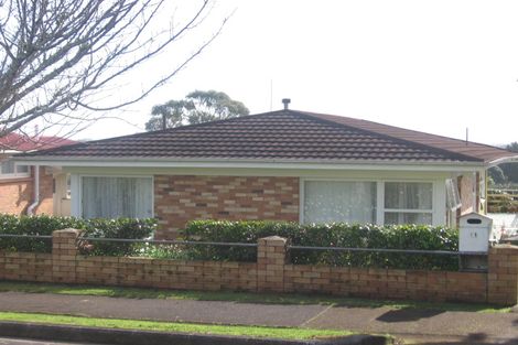 Photo of property in 11 Barberton Terrace, Red Hill, Papakura, 2110
