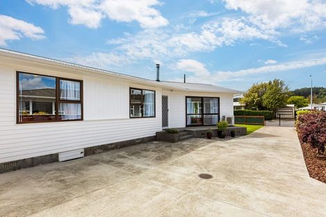 Photo of property in 73 Karamu Crescent, Wainuiomata, Lower Hutt, 5014