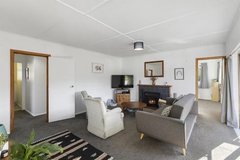 Photo of property in 47 Bird Grove, Stokes Valley, Lower Hutt, 5019