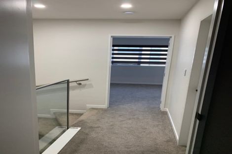 Photo of property in 3/110 Beach Road, Te Atatu Peninsula, 0610