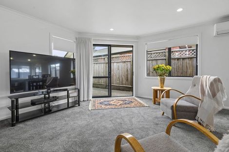 Photo of property in 5 Bronte Place, Leamington, Cambridge, 3432