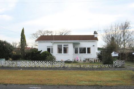 Photo of property in 23 Oxford Street, Fairfield, Hamilton, 3214