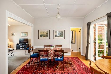 Photo of property in 24 Buscomb Avenue, Henderson, Auckland, 0610