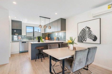 Photo of property in 2/18 Sylvan Crescent, Te Atatu South, Auckland, 0610