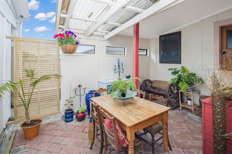 Photo of property in 43 Bassett Road, Johnsonville, Wellington, 6037