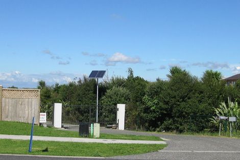 Photo of property in 53 Harbour View Road, Te Atatu Peninsula, Auckland, 0610