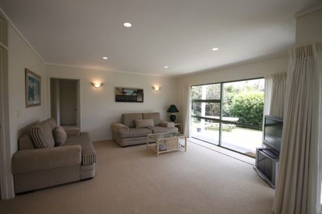 Photo of property in 16 Coronation Row, Pauanui, Hikuai, 3579