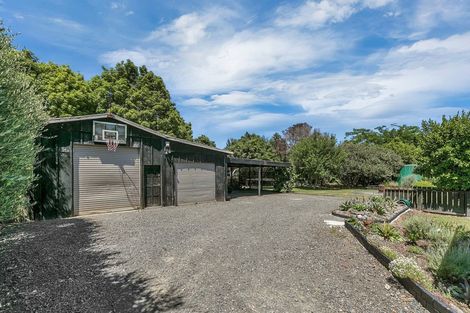 Photo of property in 19 Taupaki Road, Taupaki, Henderson, 0782