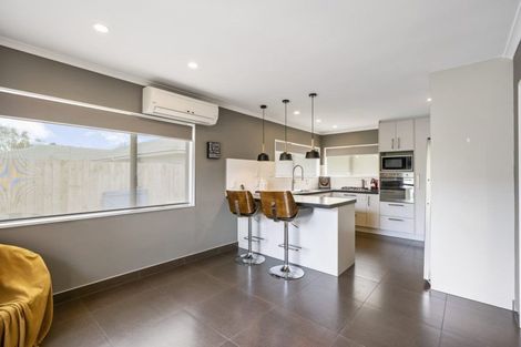 Photo of property in 3 Aztec Place, Conifer Grove, Takanini, 2112