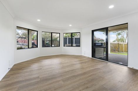Photo of property in 223 Hill Road, The Gardens, Auckland, 2105
