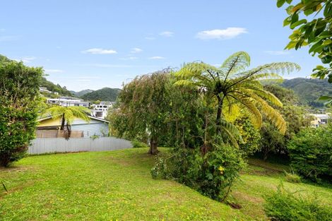 Photo of property in 15 Taranaki Street, Picton, 7220