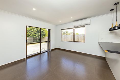 Photo of property in 3 Aztec Place, Conifer Grove, Takanini, 2112