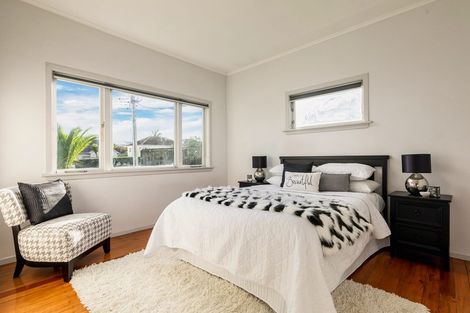 Photo of property in 4040 Great North Road, Glen Eden, Auckland, 0602