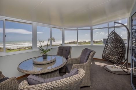 Photo of property in 14 Marine Parade South, Foxton Beach, Foxton, 4815