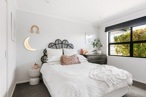 Photo of property in 18 Parlane Drive, Huapai, Kumeu, 0810