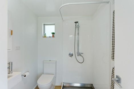 Photo of property in 33a Hicks Crescent, Waikanae Beach, Waikanae, 5036