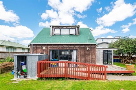 Photo of property in 39 Kingdale Road, Henderson, Auckland, 0610