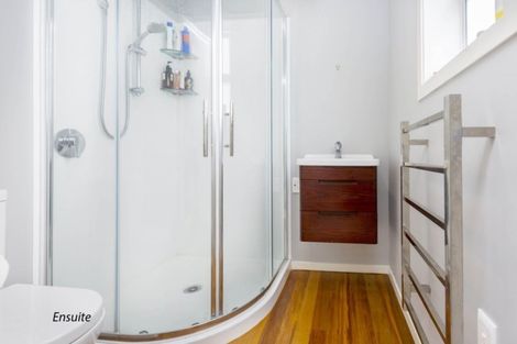 Photo of property in 64 Pinehaven Road, Pinehaven, Upper Hutt, 5019