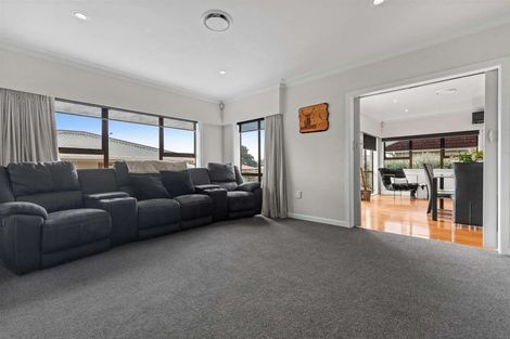 Photo of property in 10 Coronation Avenue, Pukekohe, 2120