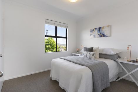 Photo of property in 27 Lexington Drive, Botany Downs, Auckland, 2010