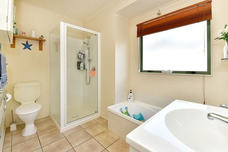 Photo of property in 3/18 Ocean View Road, Hatfields Beach, Orewa, 0931