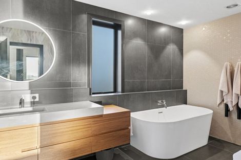 Photo of property in 5 Diamond Lane, Wanaka, 9305