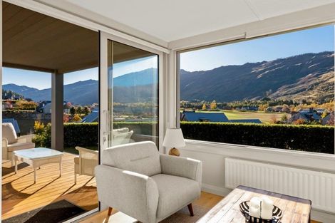 Photo of property in 10 Mica Ridge, Arrowtown, 9371