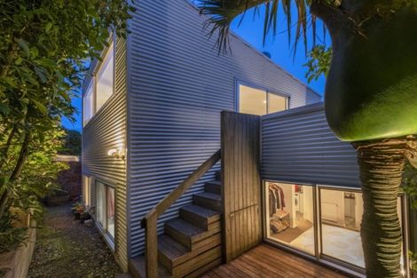 Photo of property in 10a Palm Grove, Berhampore, Wellington, 6023