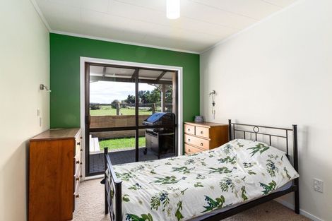 Photo of property in 2984 Cheltenham Hunterville Road, Cheltenham, Feilding, 4777