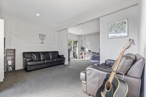Photo of property in 63 Simpson Road, Ranui, Auckland, 0612
