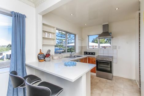 Photo of property in 4/100 Titirangi Road, New Lynn, Auckland, 0600