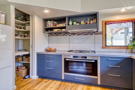 Photo of property in 2 Ritchie Place, Havelock North, 4130