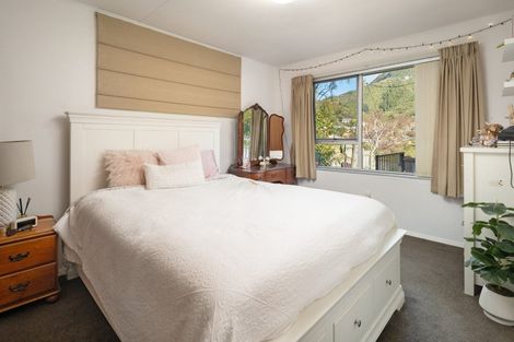 Photo of property in 14 Cornwall Street, Picton, 7220