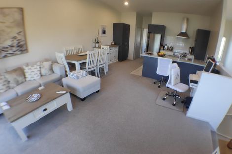 Photo of property in 1/206 Manuka Road, Bayview, Auckland, 0629