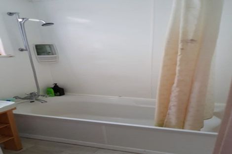 Photo of property in 88 Kelburn Parade, Kelburn, Wellington, 6012