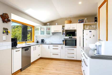 Photo of property in 19 Mccormicks Road, Whatamango Bay, Picton, 7281