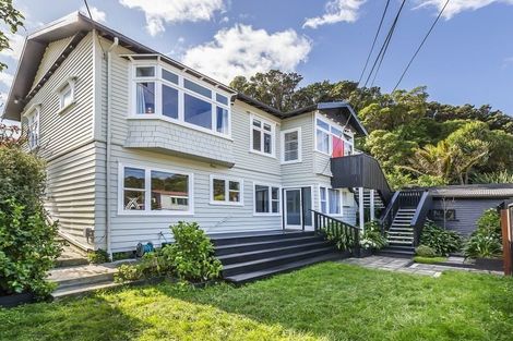 Photo of property in 3 Thames Street, Island Bay, Wellington, 6023