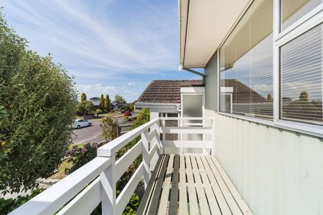 Photo of property in 2 Paradise Place, Milson, Palmerston North, 4414