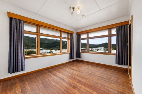 Photo of property in 15 Taranaki Street, Picton, 7220