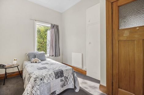 Photo of property in 32 Adderley Terrace, Ravensbourne, Dunedin, 9022