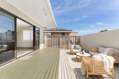Photo of property in 325a Oceanbeach Road, Mount Maunganui, 3116
